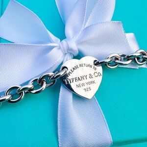 Tiffany and Co Return to Tiffany Bracelet in sterling silver